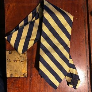Navy/gold silk Brooks Brothers Rep stripe tie
